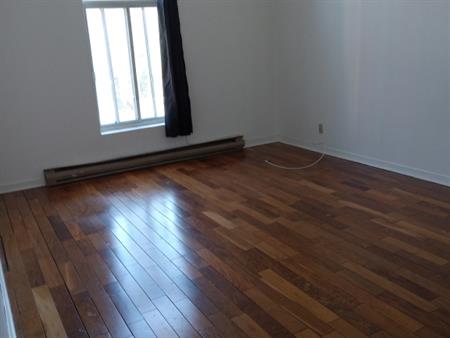 Plateau - 4 1/2 Sur Saint-Denis