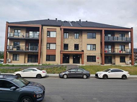 2 CH - 1 SDB - Laval - $1,750 /mo