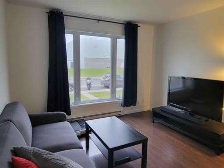 Beau 4 ½ propre et lumineux à louer à St-Jean-sur-Richelieu - rénové - Wifi inclus