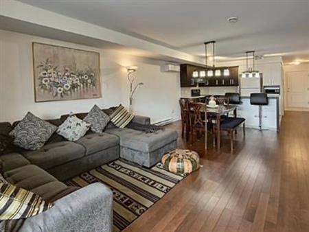 Un grand condo insonorisé 4et 1/2 dans une résidence calme et bien entretenue. • Grande aire ouverte. • 2 chambres à coucher 