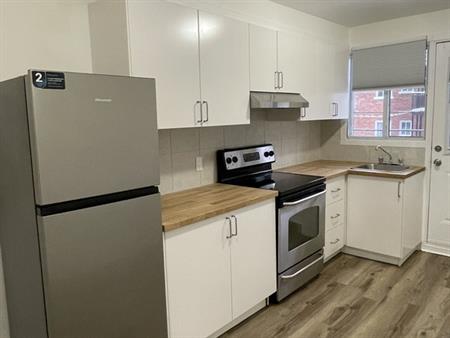 2 Minute Du Metro L'acadie