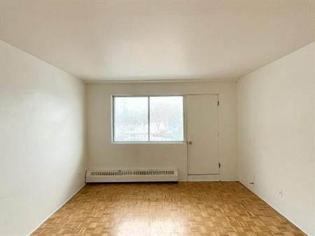 1 CH - 1 SDB - Laval - $1,200 /mo