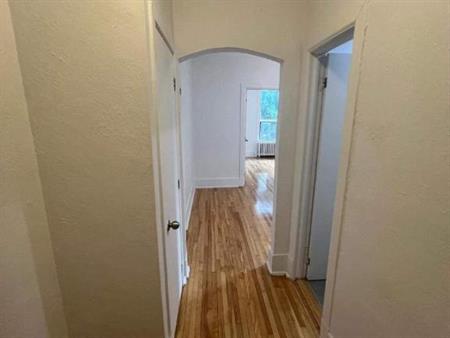 1 CH - 1 SDB - Montréal - $1,125 /mo