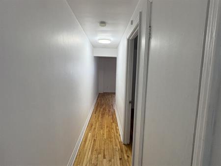 Grand 3 1/2 Lumineux Et Propre