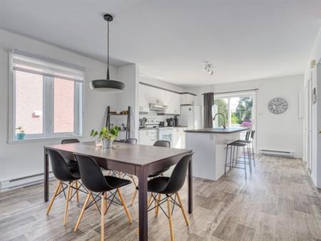 Logement 4 ½ Sur Deux étages à Louer