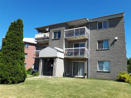 4 1/2 pièces , près base ,St-jean-sur-richelieu