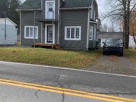 Maison a louer 8 1/2