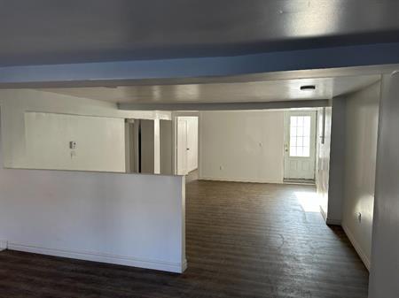 Grand 4 ½ à louer dans un semi sous-sol – rénové au complet (1600$/mois)