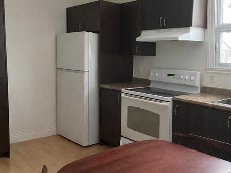 4 1/2 Situé à Ste-Foy, Chemin Ste-foy