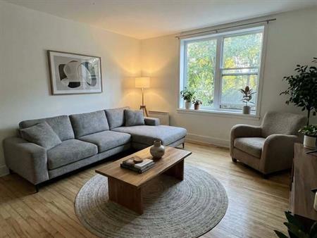 Disponible 1ermars Et 1er Juillet