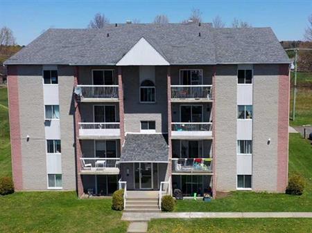 4 1/2 à louer à Cowansville