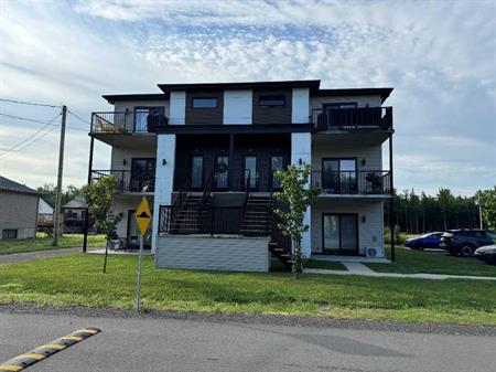 4 1/2 à louer à Saint-Gilles