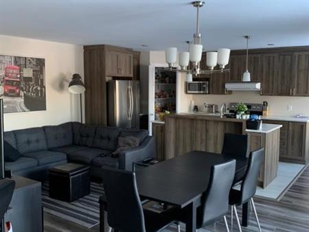 🏡 Superbe 5½ sur deux étages avec vue sur la rivière – Saint-Hyacinthe (secteur Douville)