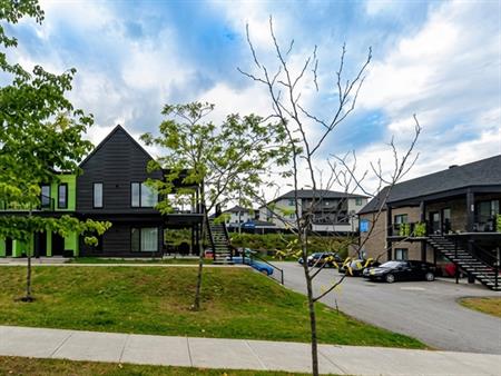 BEAU 5 1/2 | CONSTRUCTION RÉCENTE