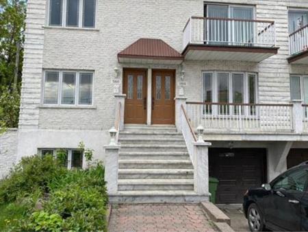 Appartement Grand 3 1/2 à Louer à Montrea(électroménager inclu)