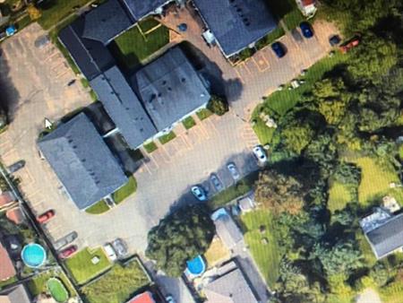 4 1/2 sur 2 étages pour juillet