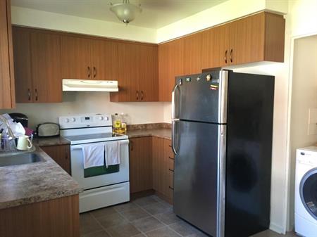 Grand 4 1/2 avec garage à Lasalle pour Juillet