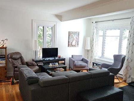 Magnifique jumelé 5 1/2 sur deux étages