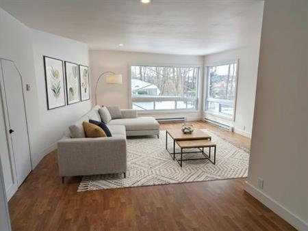 Immense 51/2 avec accès à la cour