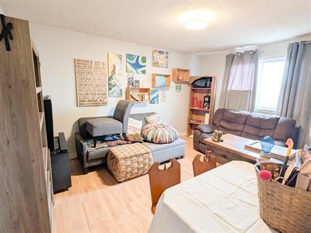 Immeuble - 122 De Carillon 3 ½ à Louer – Sherbrooke Ouest