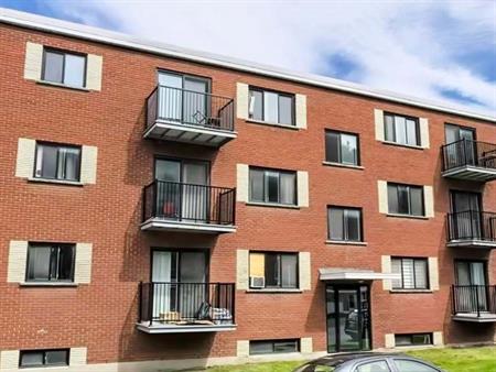 GRAND 4½| INTERNET ET EAU CHAUDE