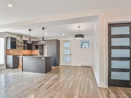 Charmant 3.5 Inclu WIFI, PARK, Locker