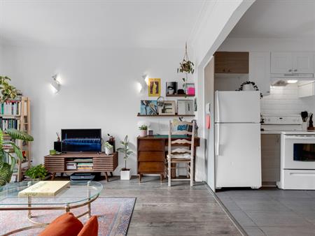 Appartement Renové En Face Du Metro