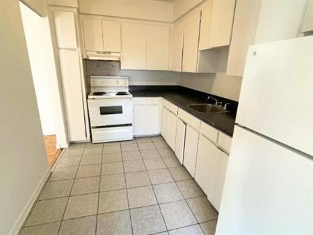 1 CH - 1 SDB - St-Laurent - $1,395 /mo