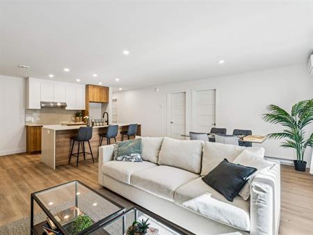 3 CH - 1 SDB - Huntingdon - $1,350 /mo