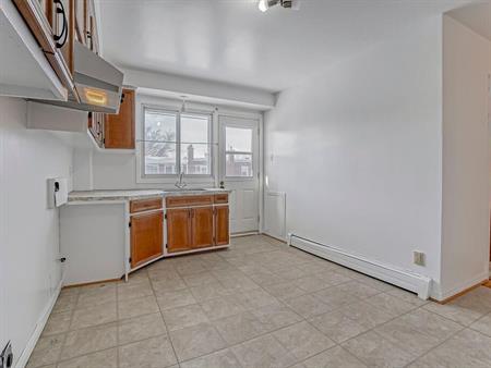 Beau 4 1/2 Secteur Résidentiel