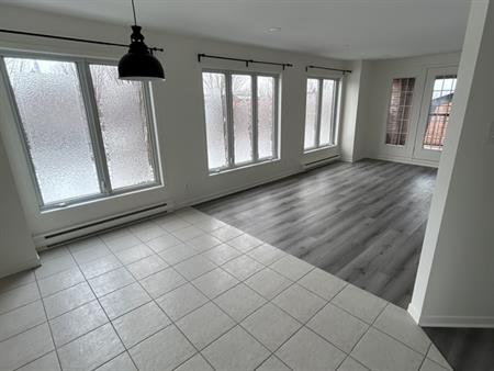 Grand 4½ Entièrement Rénové