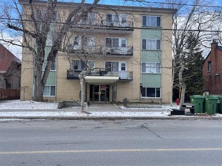 Beau 4 1/2 à Louer à Lachine