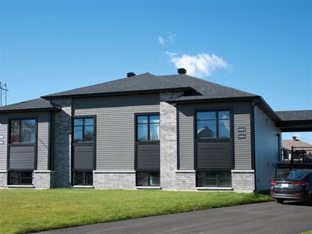 4 1/2 QUADRUPLEX SHERBROOKE(ROCK FOREST)