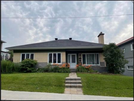 Gros Rez De Chaussée à Louer