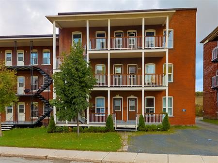 BEAU 5½|CENTRE-VILLE|TOUT INCLUS|MEUBLÉ