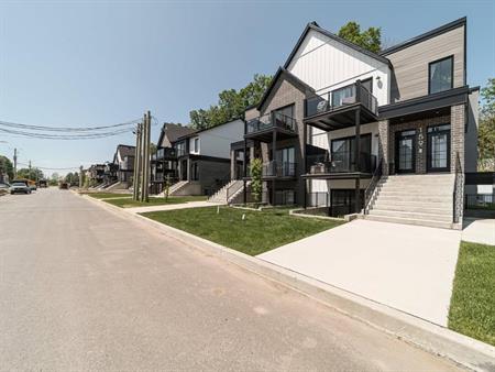 4 1/2 à louer à Cowansville, Quartier Papineau , disponible maintenant et pour juillet, animaux acceptés