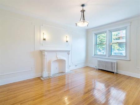 JOLIE, SPACIEUX 4 1/2 VILLA MARIA MÉTRO NDG VILLAGE MONKLAND