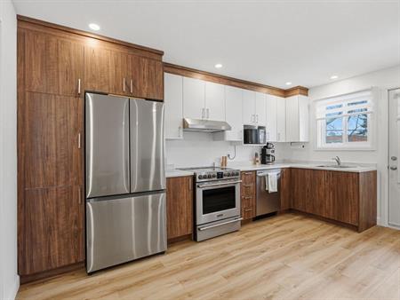 Superbe 4 1/2 rénové, 5 électroménagers inclus, Vieux-Longueuil