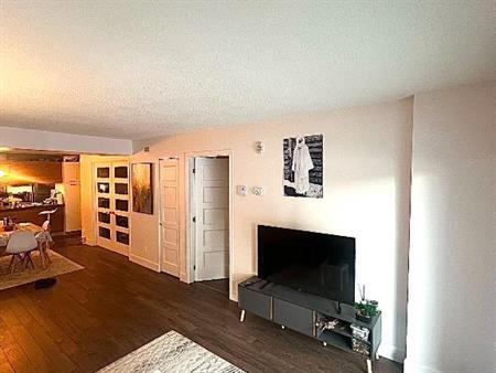 💥 CESSION DE BAIL – GRAND 4 1/2 + BUREAU 💥