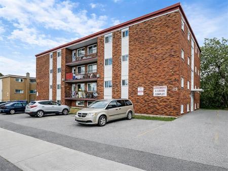 158-14 - 158 Rue Richer, Hull