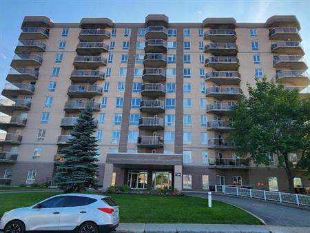 Condo à louer - 4 1/2, Villa Latella à Anjou (Montréal)