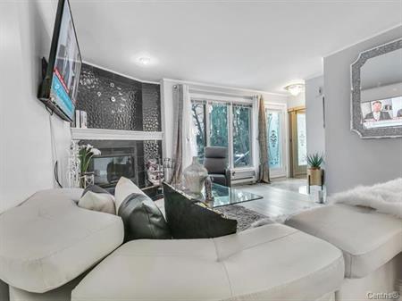 À louer, grande maison semi-détachée(7-1/2) 3-4 chambres - To rent, large semi-detached house (7.5) with 3-4 bedrooms