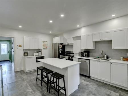 Grand logement 3 chambres a coucher et 2 salles de bains a Lachine