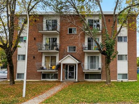 BEAU 4 1/2 | CHAUFFAGE-EAU CHAUDE