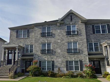 5 1/2 Votre Chez-Vous Libre 1er Juillet!