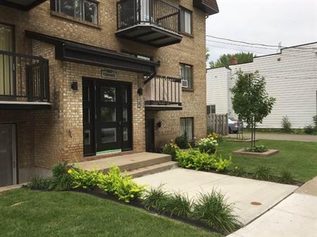 4 1/2 Ste-Thérèse (près gare de train)