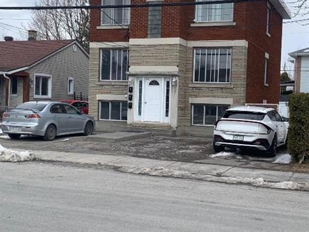 À louer – Appartement 5 ½ demi-sous-sol | Chomedey, Laval $1 680/mois