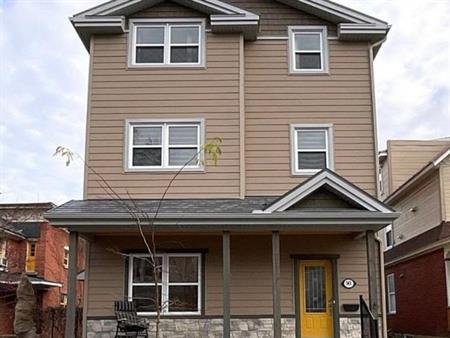 3 1/2 Situé En Plein Coeur De Joliette