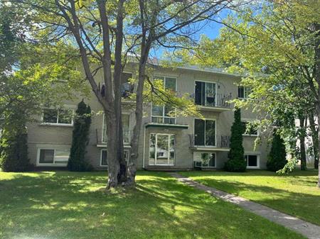 Appartement / Logement 4 1/2 à louer