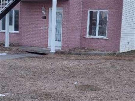 Logement 5 1/2 à louer à St-Pie